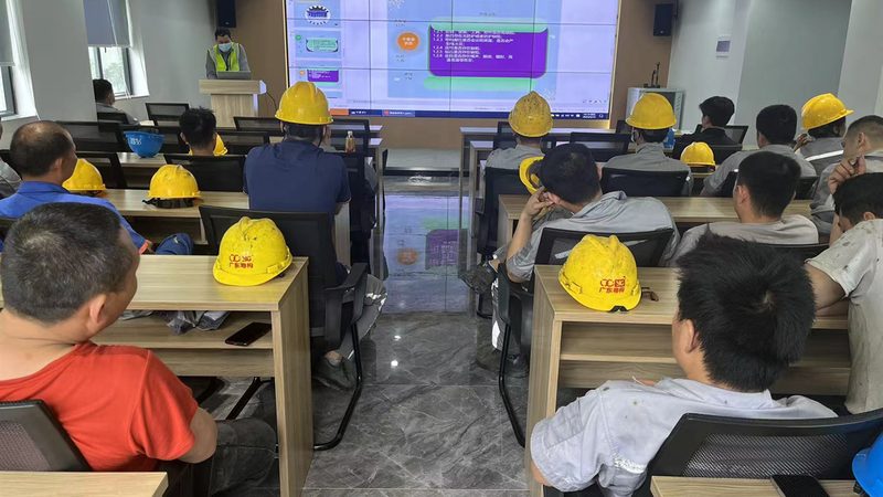企业内训定制与标准课程：如何选择更适合您的培训方案**